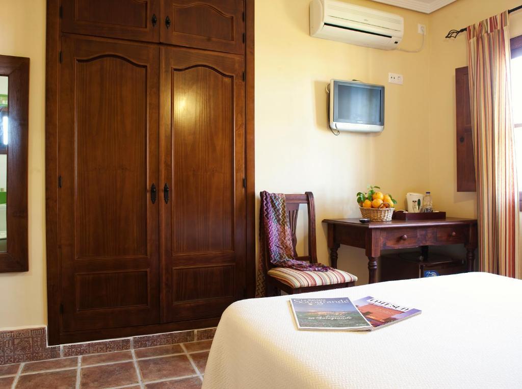 Hospedería Santiago Hotel Chiclana de la Frontera Quarto foto